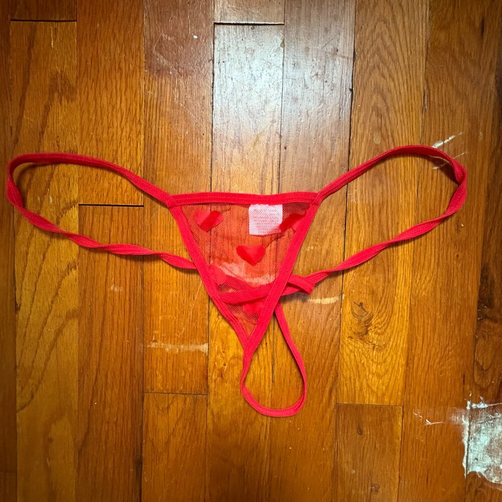 RED LACE LINGERIE SET - Picture 4 of 4